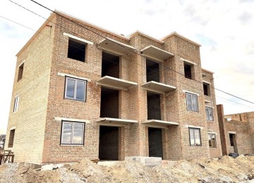 2 км в Новому дворі клубний газифікований будинок