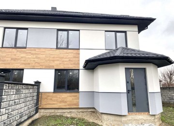 Котедж в районі Басового кута з ділянкою 3,5 сотих