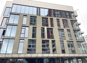 Новобудова в центрі біля Лебединки