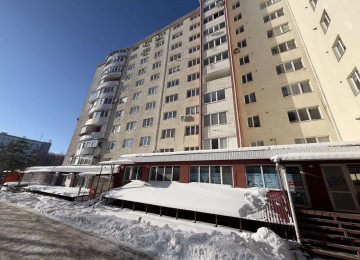 Фасадна комерція в районі Автовокзалу та Радіозаводу