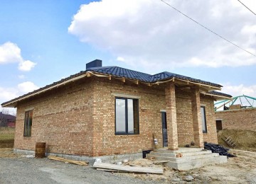 Продам будинок з ділянкою 6 сотих єОселя