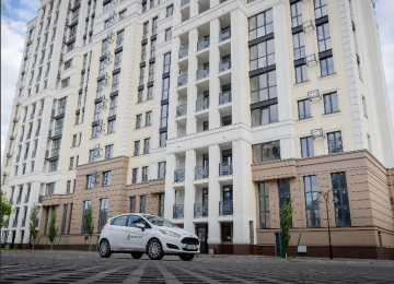Продаю 3к квартиру 100 кв. м, Толстого Льва вулиця 10 в районі Центр в Рівному