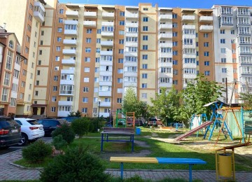 Новобудова на Чайці середній поверх